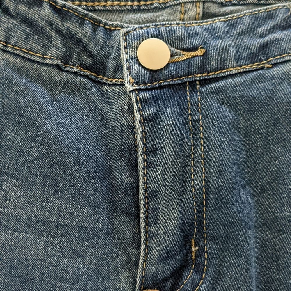 Cowgirl Jeans  - Picture 5 of 9